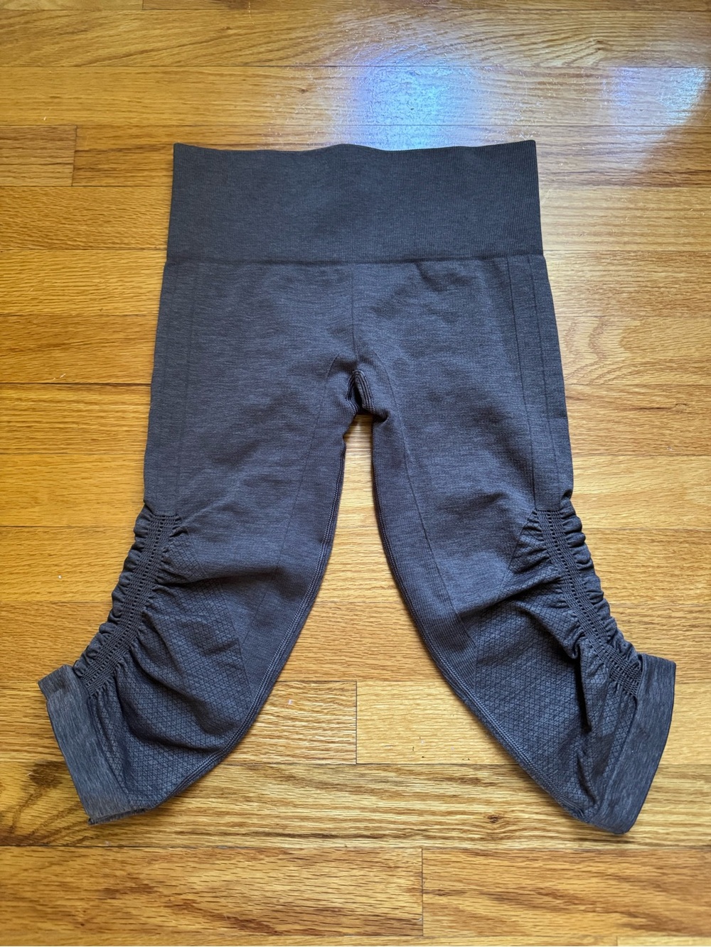 Lululemon Athletica In the Flow II Heathered Wren Brown Cropped/Capri Leggings 4